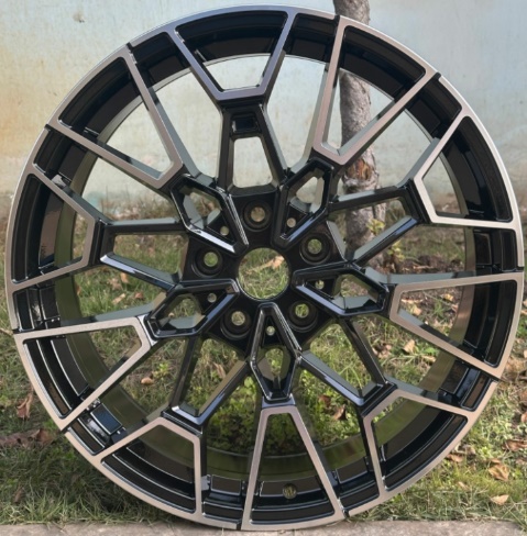 Lumen S251 Black Machined Face alloy wheel