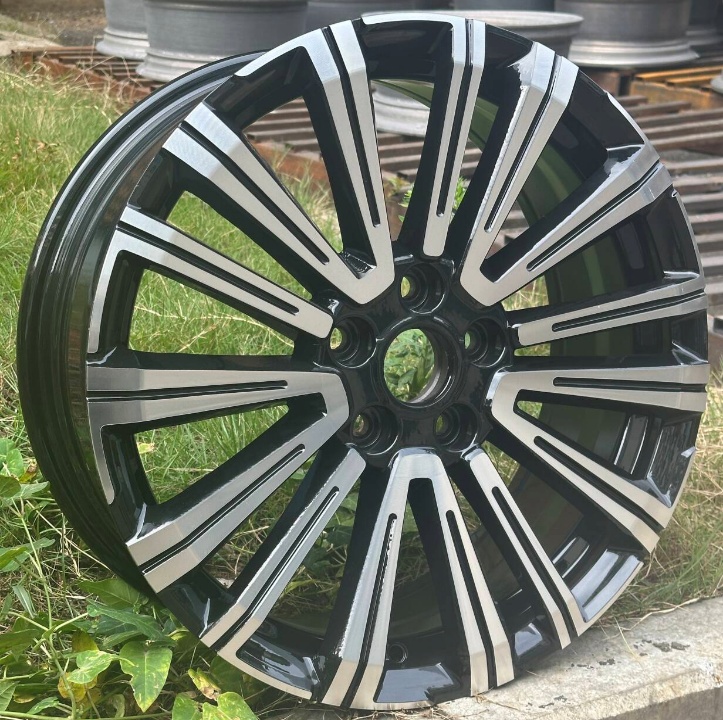 Lumen S466 Black Machined Face alloy wheel