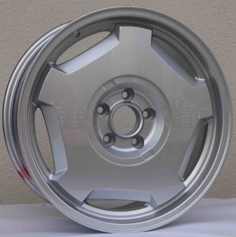 Vega S261 Silver alloy wheel